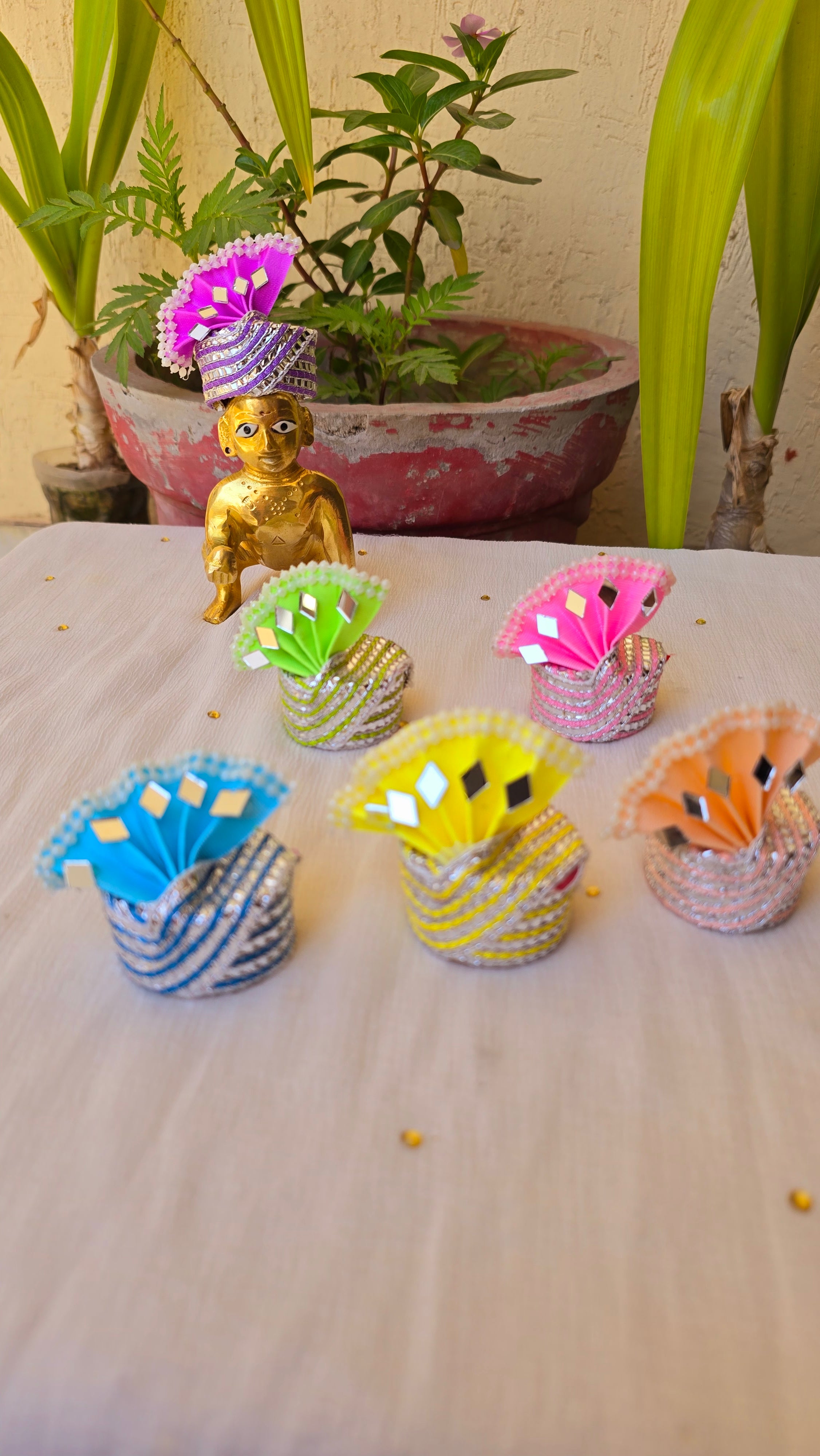 Colorful mukut