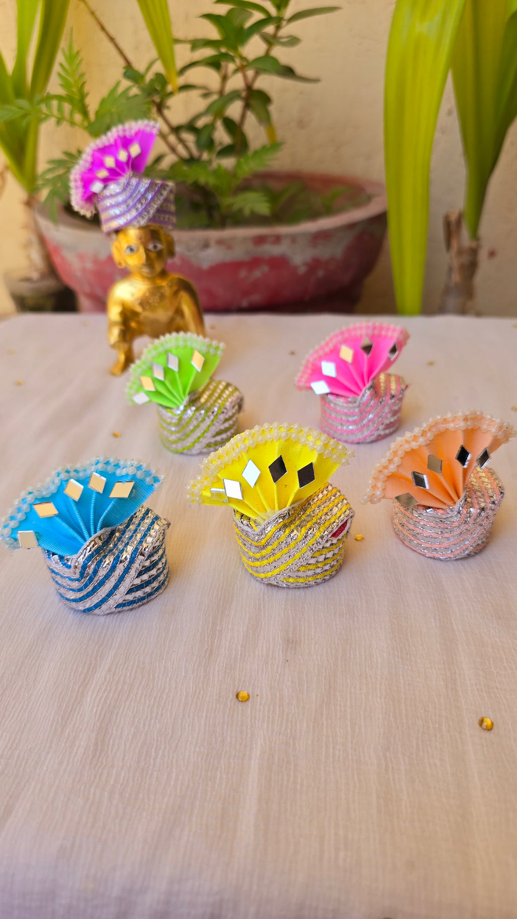Colorful mukut