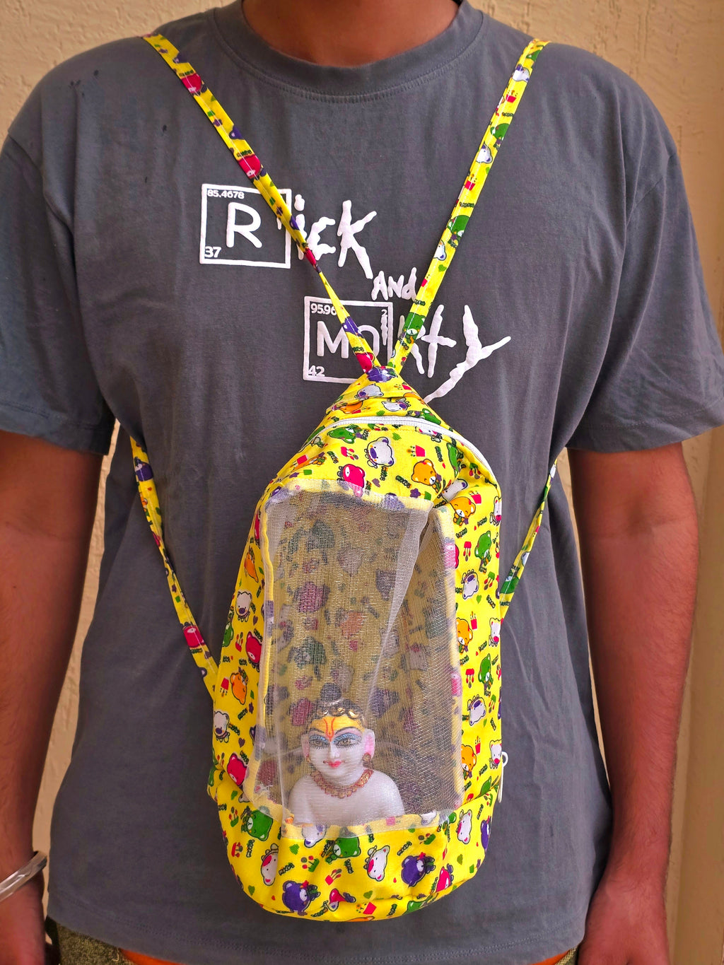 Travel bag for laddu