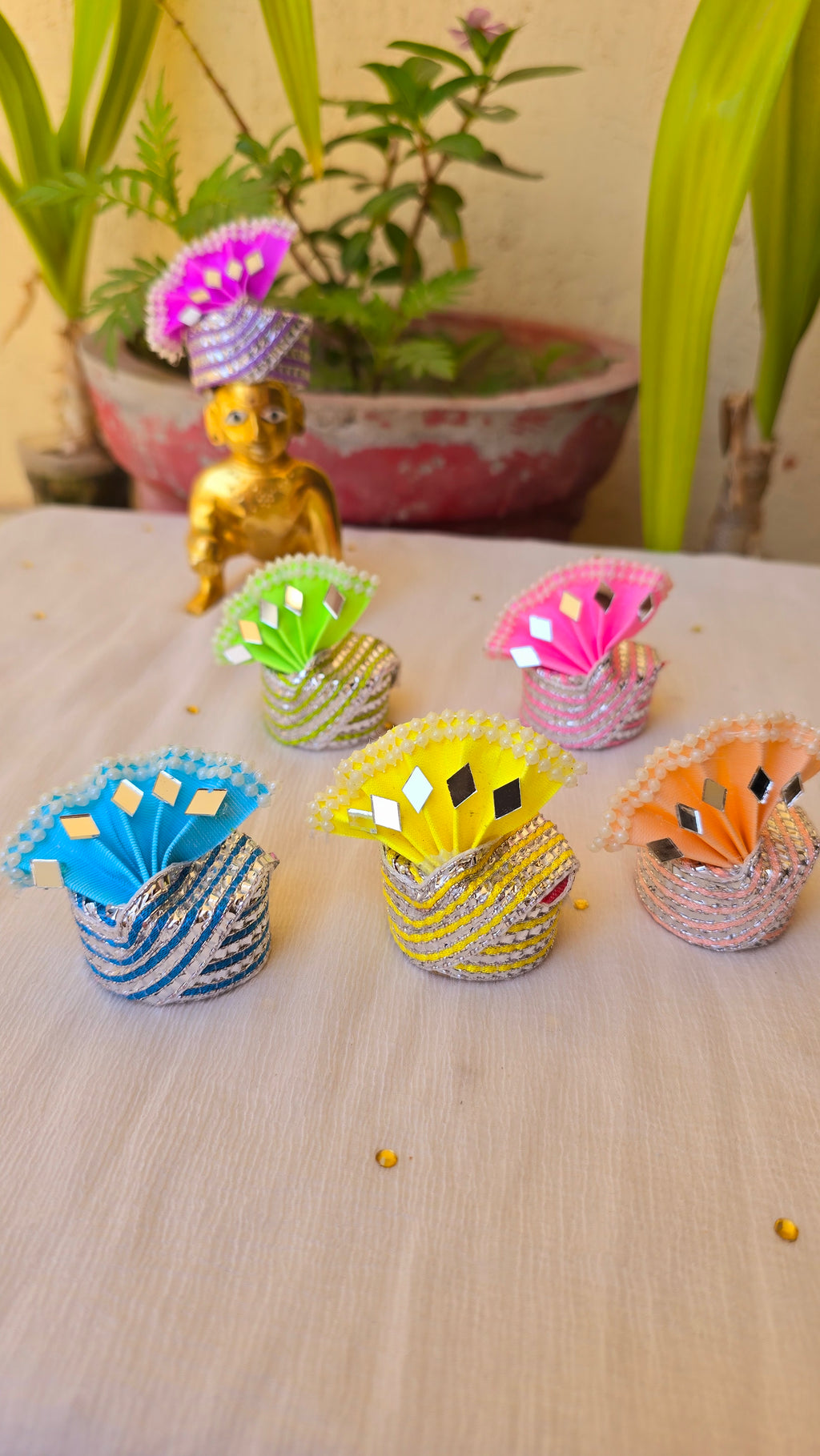 Colorful mukut