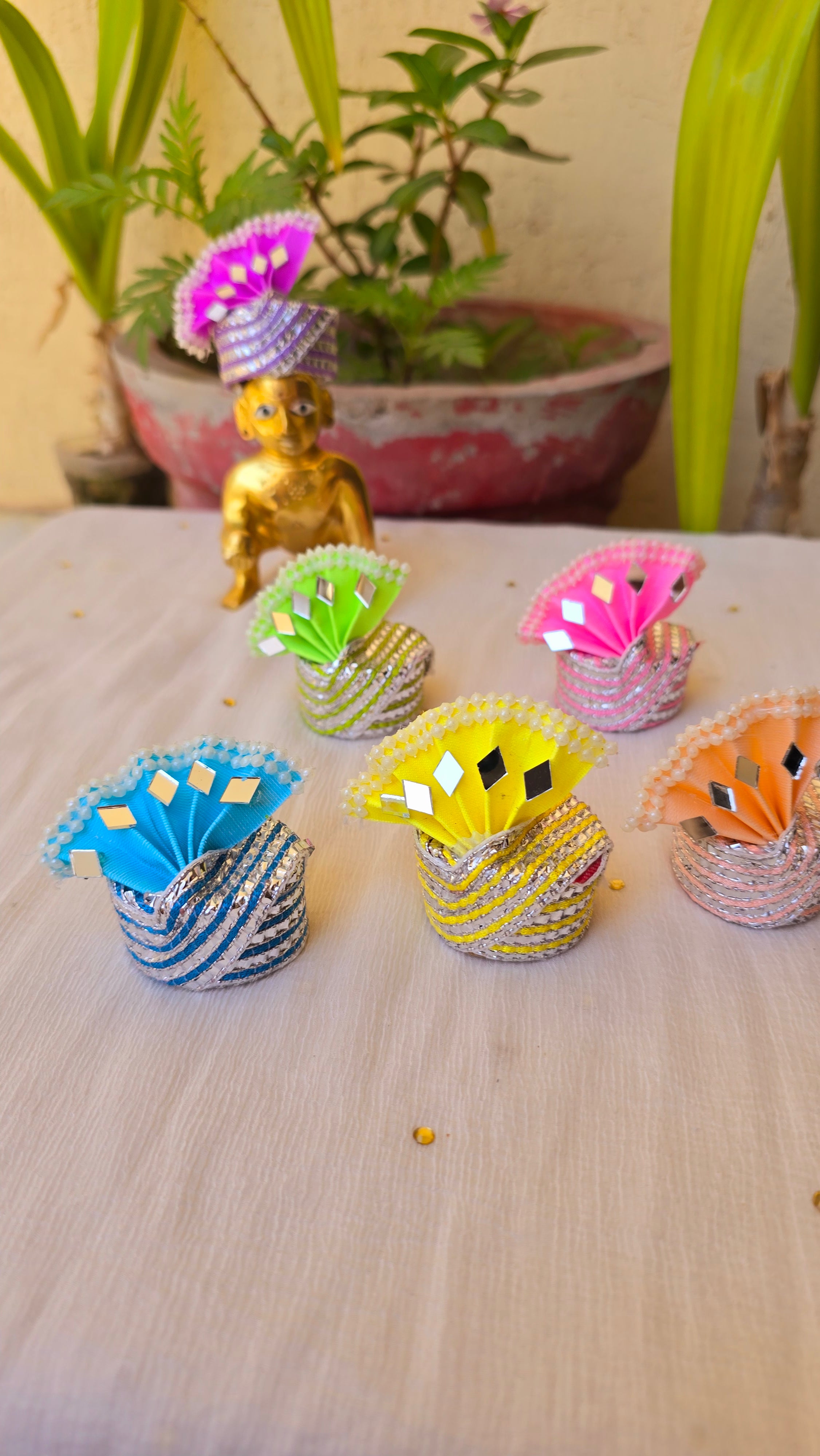 Colorful mukut